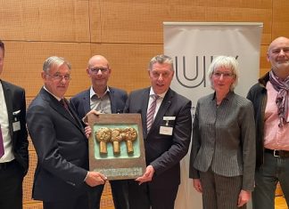 Mitsubishi HiTec Paper receives an award for sustainable barricote barrier papers
