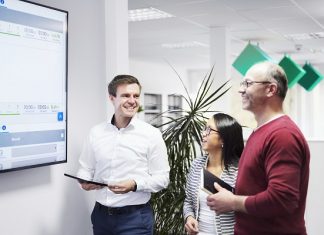 Syntegon offers support at all Service Agreement levels, from maintenance planning and spare parts management to operator training and digital plant optimization. Photo: Syntegon