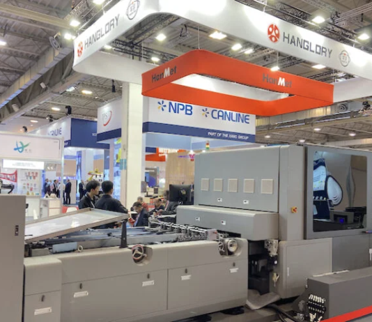 Hanglory came to the show with two running presses, the Nova1200 UV digital printing press and the HanMet UV coater Photo PSA