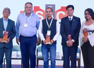 From L to R: Sudhir Joykar, Joint Director of IIP Mumbai, Sanjay Shah, President Flexible Packaging Industry & Traders Association, Sandip Kumar Ghosh Head of Packaging Development HealthKart, Bhushan Yengande Founder Binder Technology Consultancy and Aakriti Goswami Packaging Manager, Zomato, receiving their mementos at the end of the eCommerce and qCommerce panel discussion at the PSA Conference in Mumbai Photo PSA | PSAC 2026